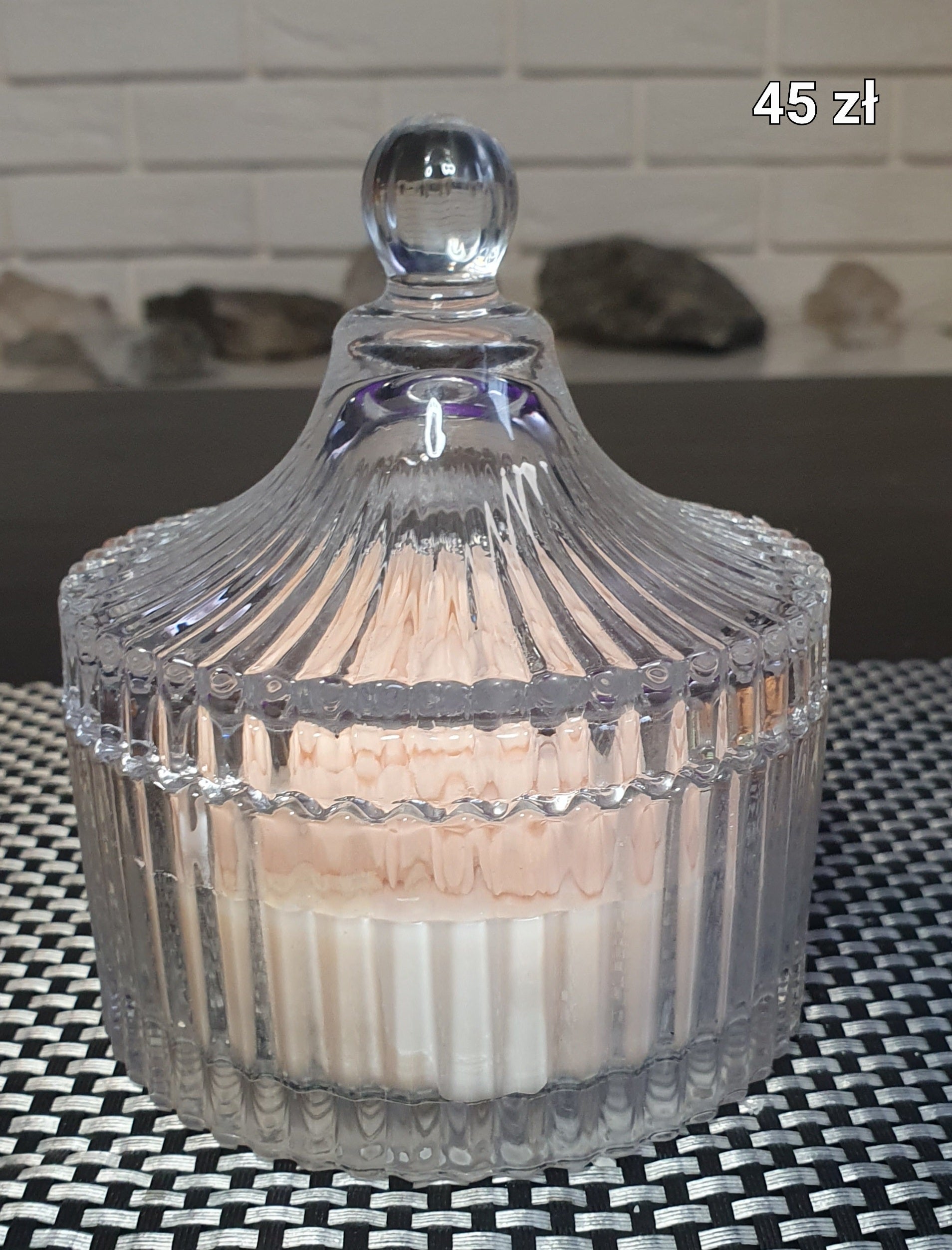 Świeca w cukiernicy