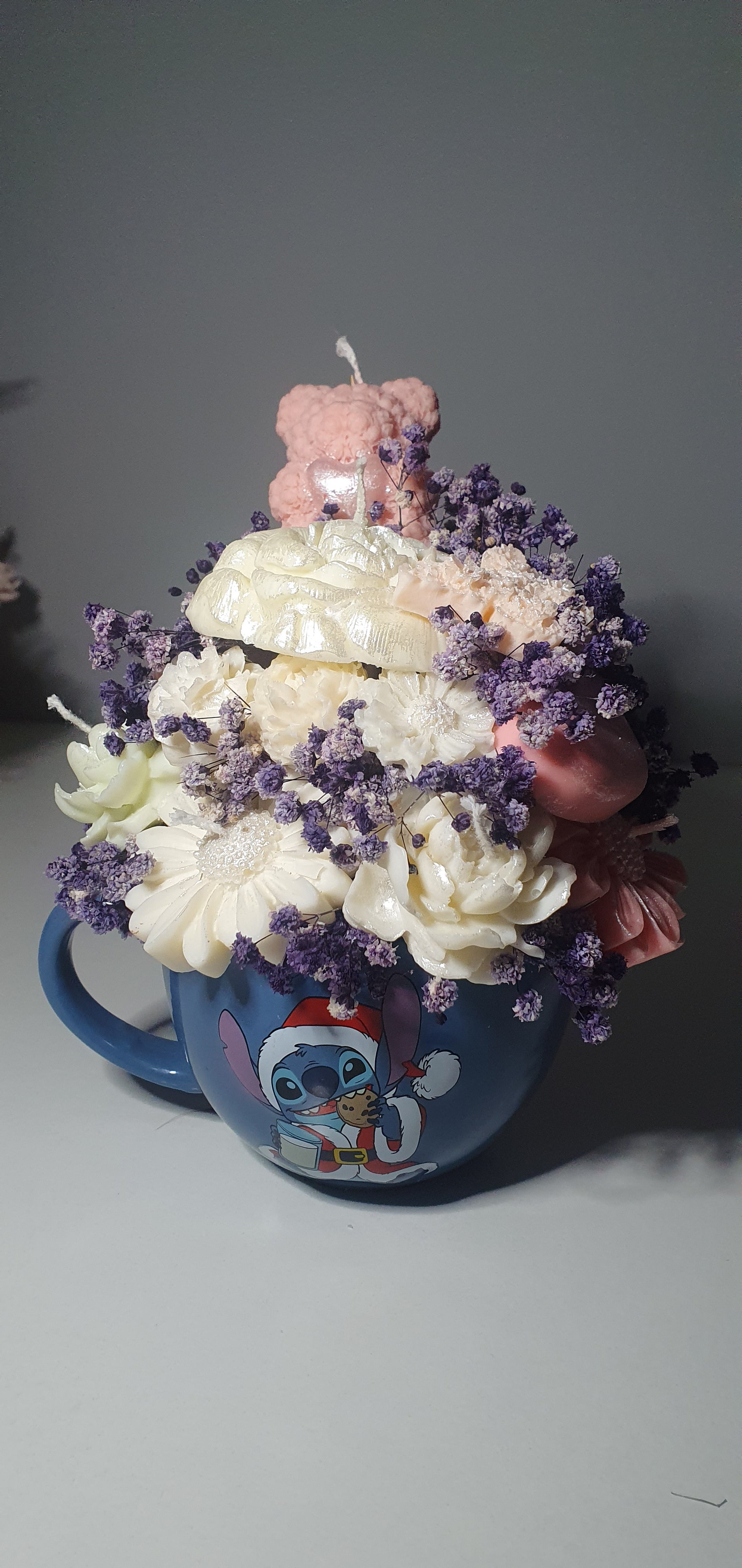 Kwiatowy kubek świąteczny Stitch