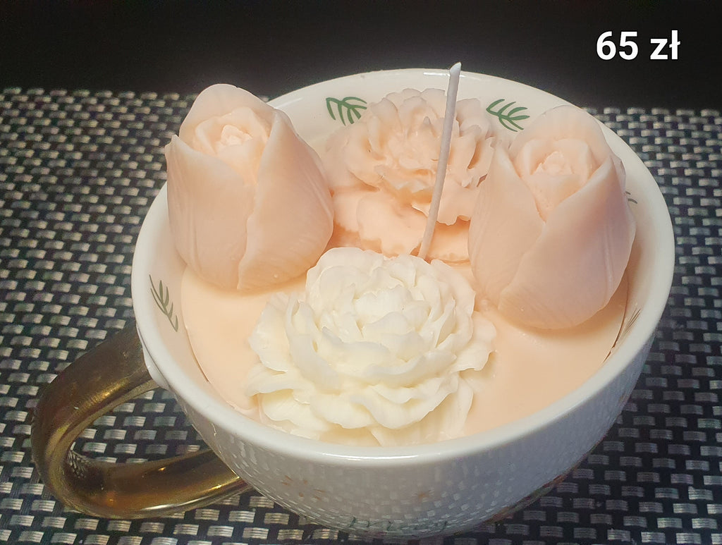 Kubek świąteczny z kwiatami