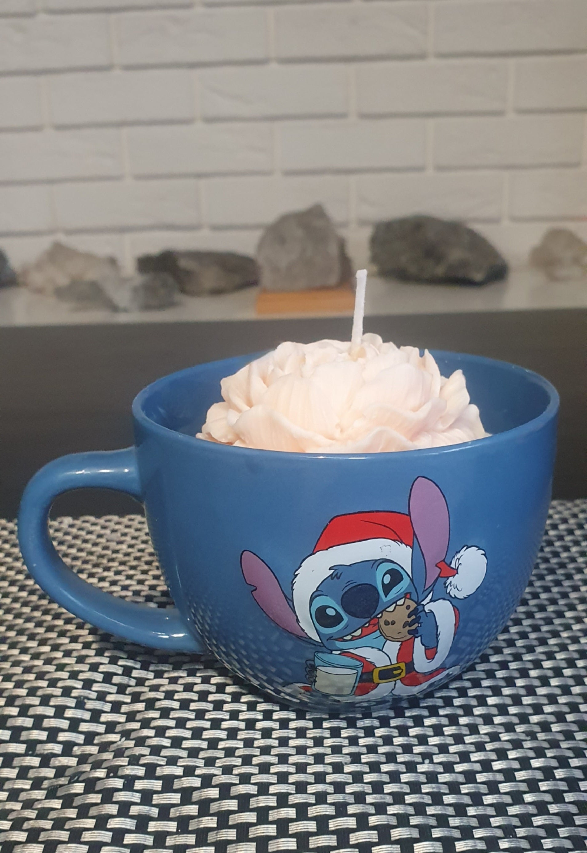 Świeca w kubku świąteczna stitch